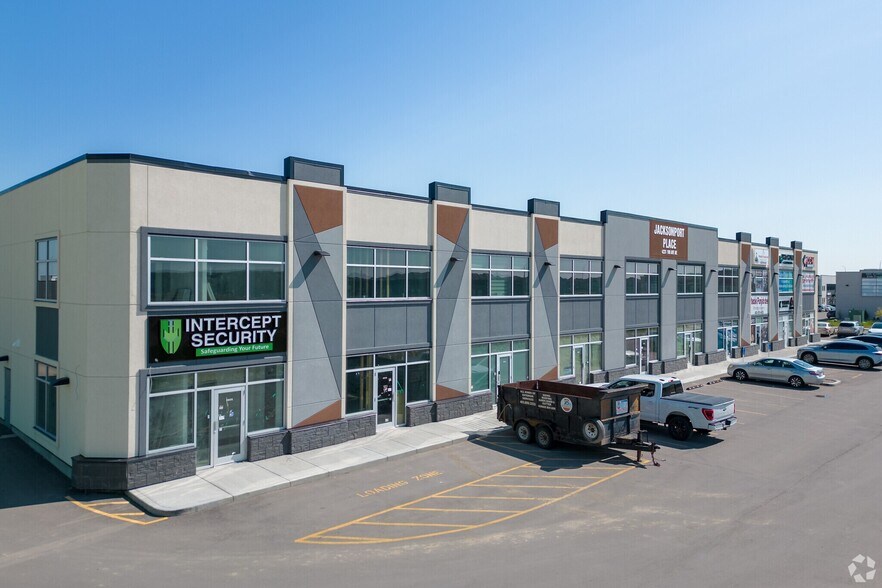 4231 Oneline Av NE, Calgary, AB à vendre - Photo principale - Image 1 de 1