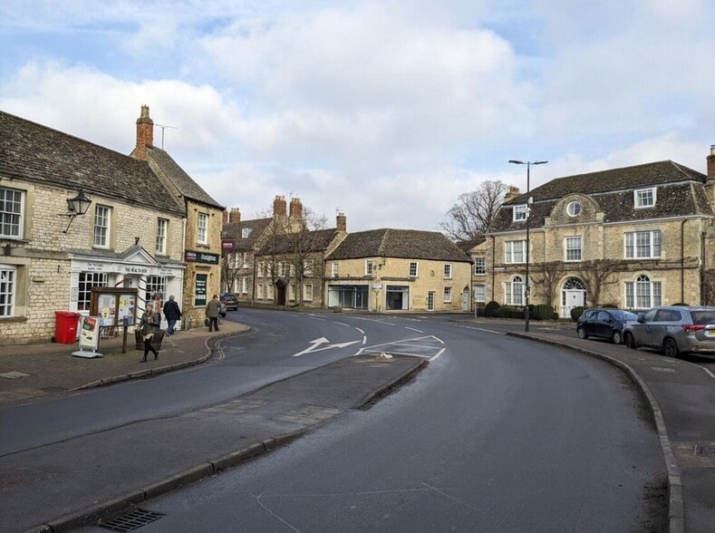 Broughton Poggs, Lechlade, Lechlade for lease - Building Photo - Image 2 of 2