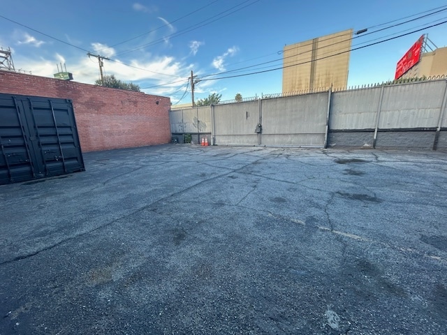220 W 21st St, Los Angeles, CA for lease - Building Photo - Image 2 of 17
