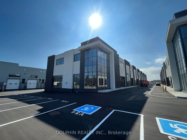 Plus de détails pour 5266 Solar Dr, Mississauga, ON - Industriel à vendre