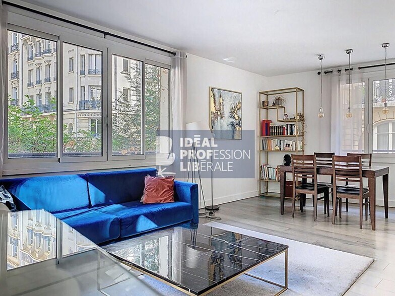 Multifamily in Paris for sale - Building Photo - Image 2 of 7