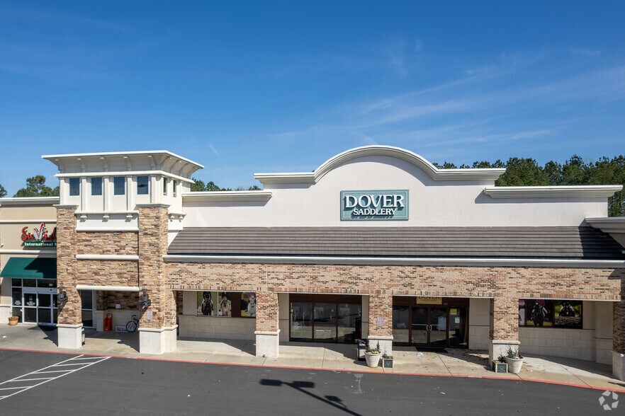 670 N Main St, Alpharetta, GA à louer - Photo du bâtiment - Image 2 de 7