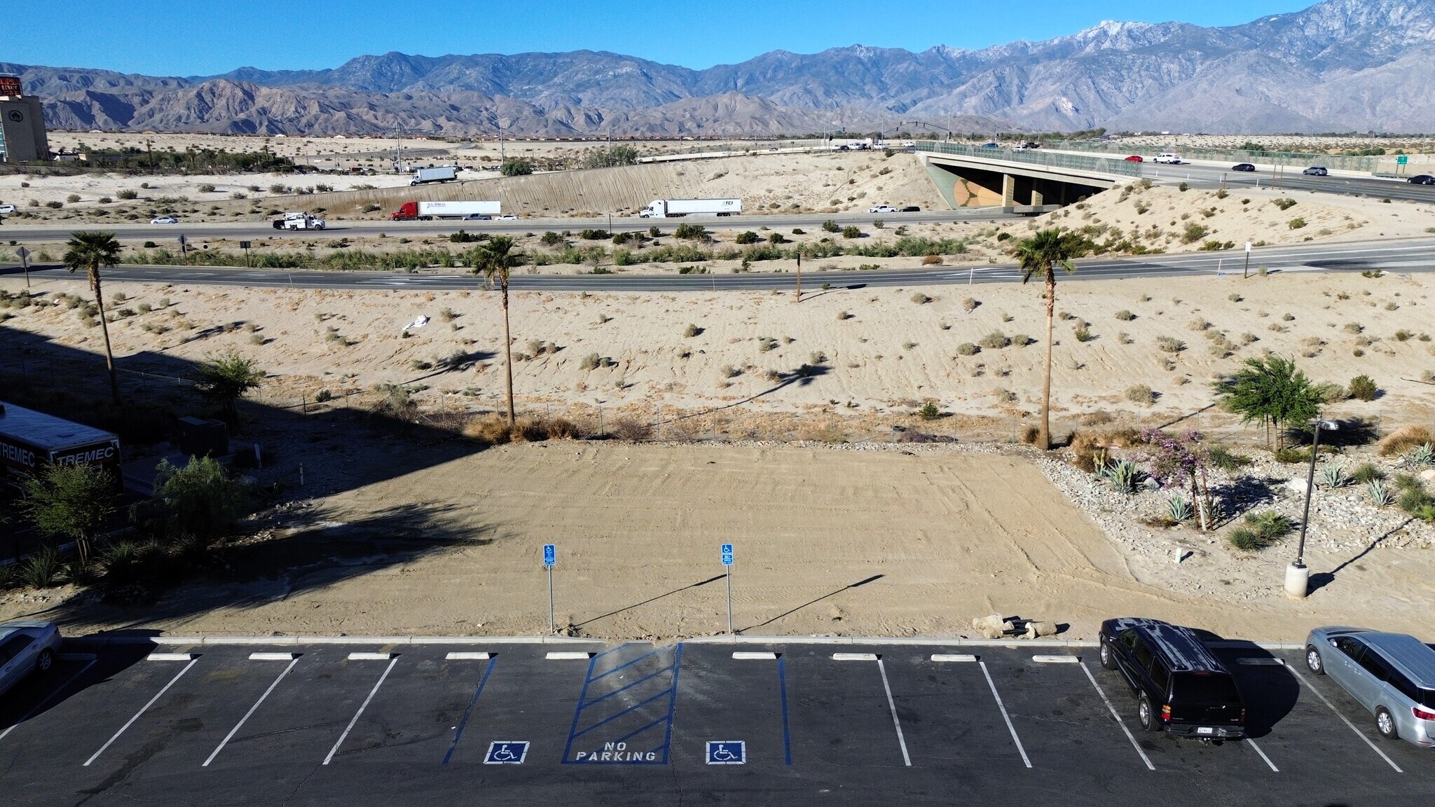 31380 Bob Hope Dr, Cathedral City, CA à louer Aérien- Image 1 de 7