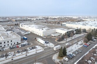 330 Applewood Cres, Vaughan, ON - Aerial map view