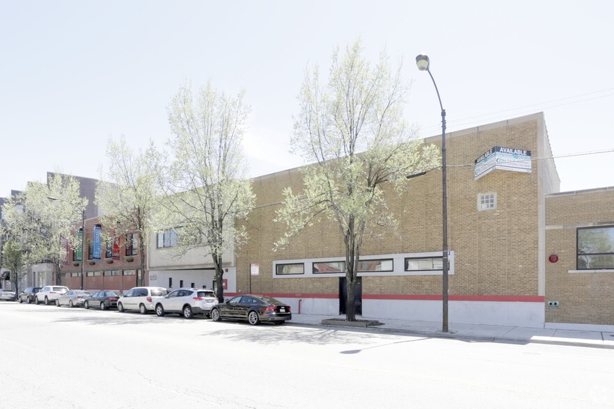 2643 W Chicago Ave, Chicago, IL for lease - Primary Photo - Image 1 of 7