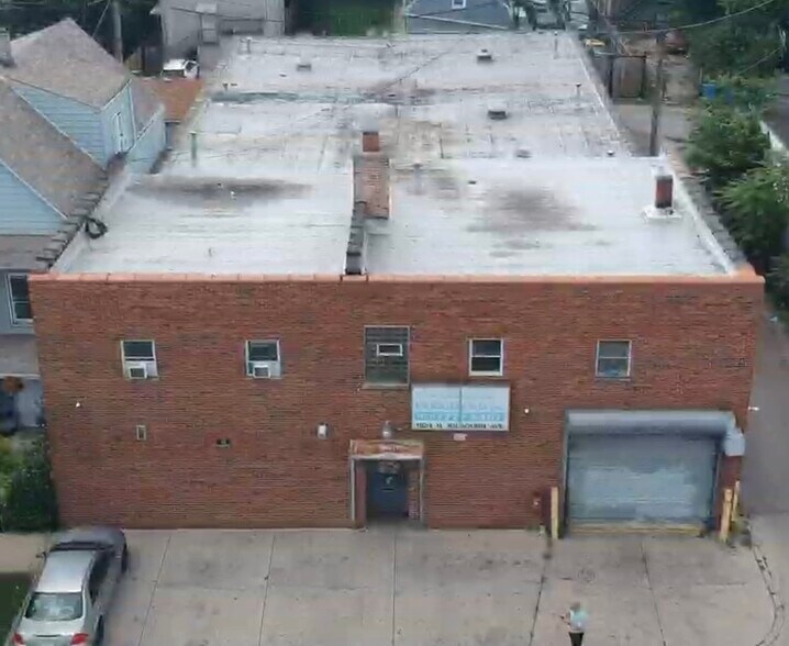 1624 N Kilbourn Ave, Chicago, IL à vendre - Photo du bâtiment - Image 1 de 19