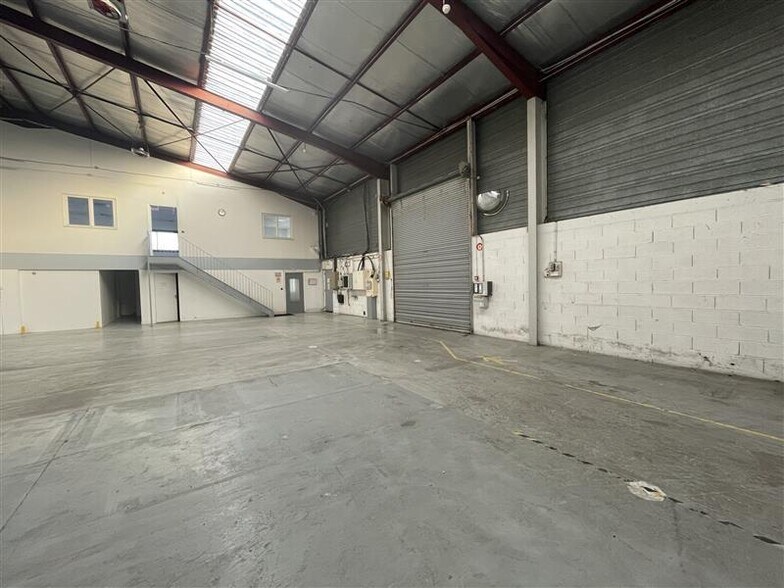 Flex in Saint Soupplets for lease - Interior Photo - Image 2 of 10
