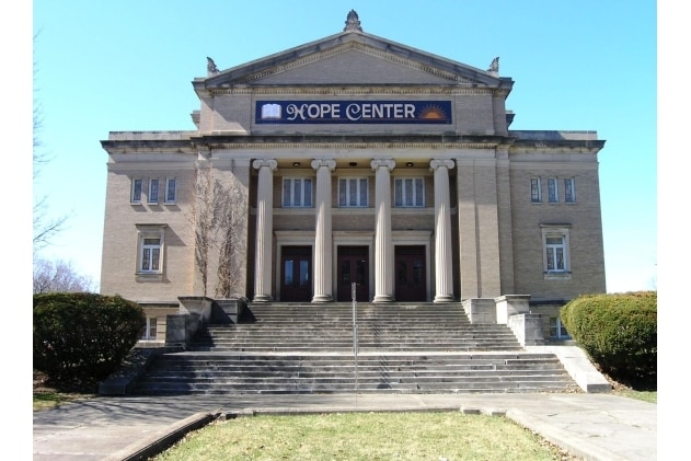 2410 Fairfield Ave, Fort Wayne, IN à vendre - Photo du bâtiment - Image 1 de 31