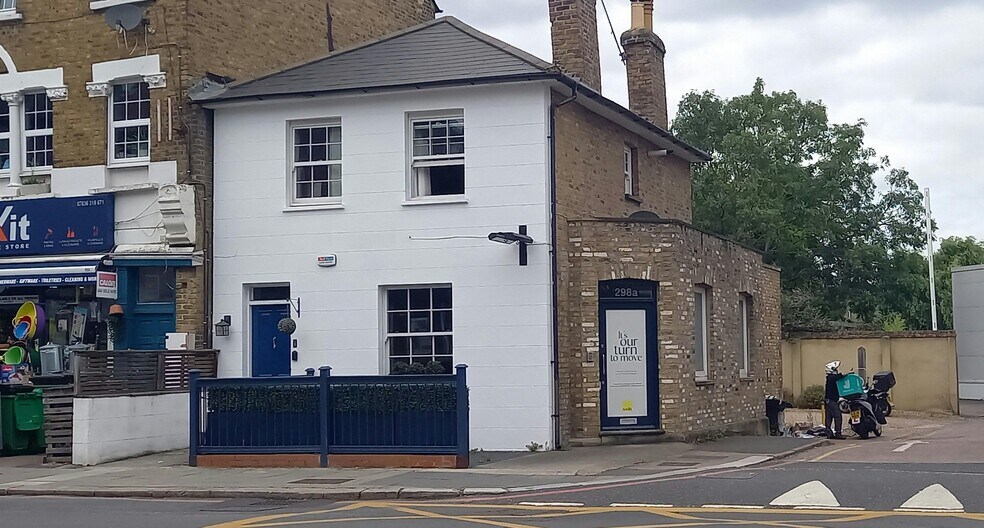 298 Upper Richmond West Rd, Londres à louer - Photo du bâtiment - Image 1 de 4