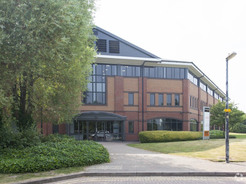 Westmere Dr, Crewe à louer - Photo du bâtiment - Image 3 de 8