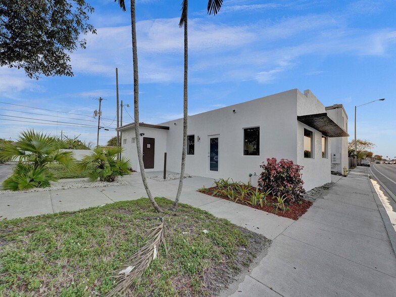 5232 Pembroke Rd, Hollywood, FL à vendre - Photo du b timent - Image 1 de 14