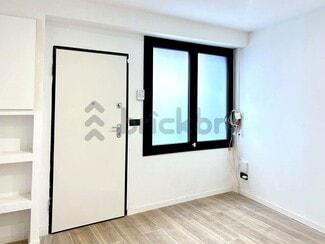 Plus de détails pour Multi-résidentiel à vendre