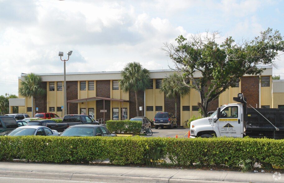 2660 W Oakland Park Blvd, Oakland Park, FL for sale - Building Photo - Image 2 of 2