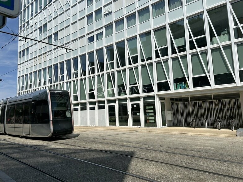 Office in Tours for lease - Building Photo - Image 2 of 12