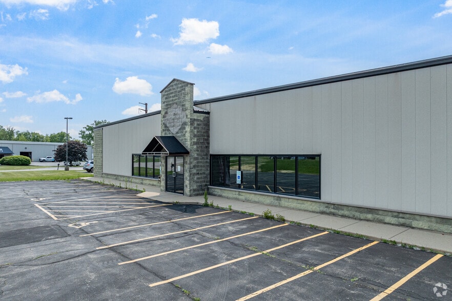 969 N Peace Rd, Dekalb, IL for sale - Building Photo - Image 2 of 5