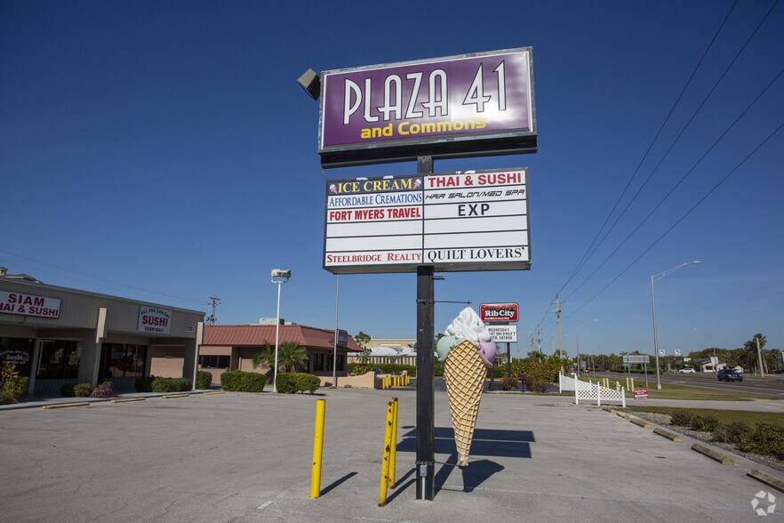 13161 N Cleveland Ave, North Fort Myers, FL à louer - Photo du bâtiment - Image 2 de 2