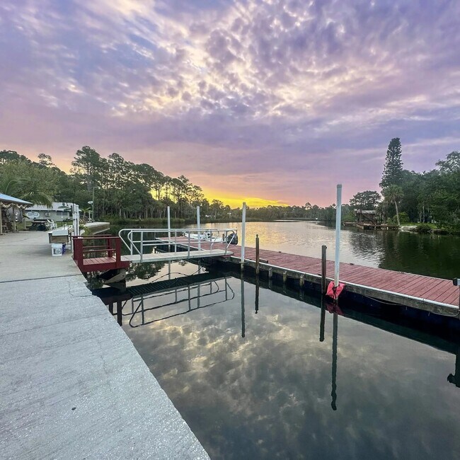 Plus de détails pour Mary's Fish Camp & RV Park – à vendre, Spring Hill, FL