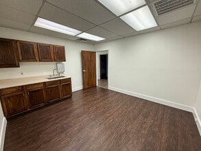 4625-4629 S Harvard Ave, Tulsa, OK for lease Interior Photo- Image 2 of 5