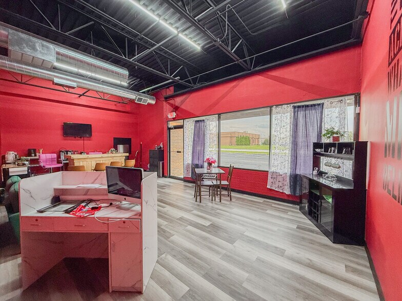 7880-- Broadway, Merrillville, IN à louer - Photo du bâtiment - Image 2 de 10