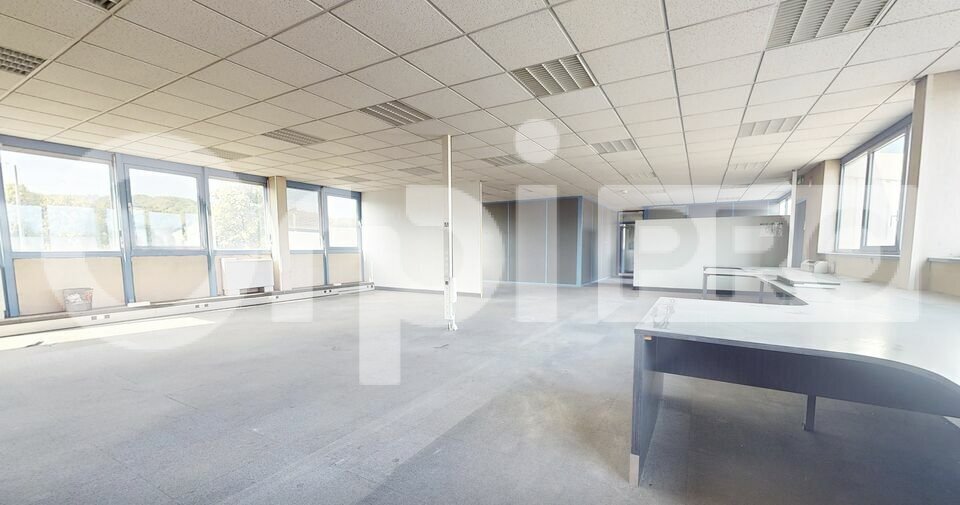 Industrial in Civrieux D Azergues for lease - Building Photo - Image 3 of 7