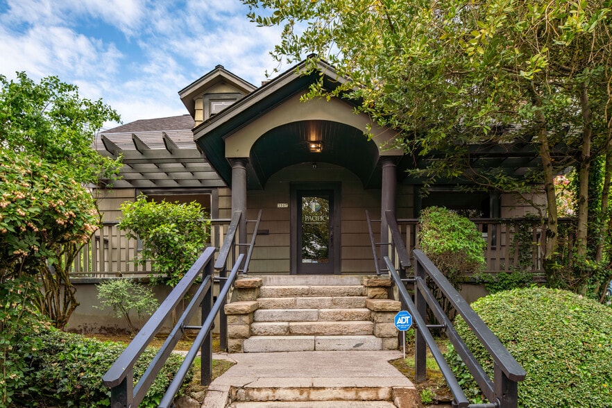 3507 SW Corbett Ave, Portland, OR for sale - Building Photo - Image 1 of 8