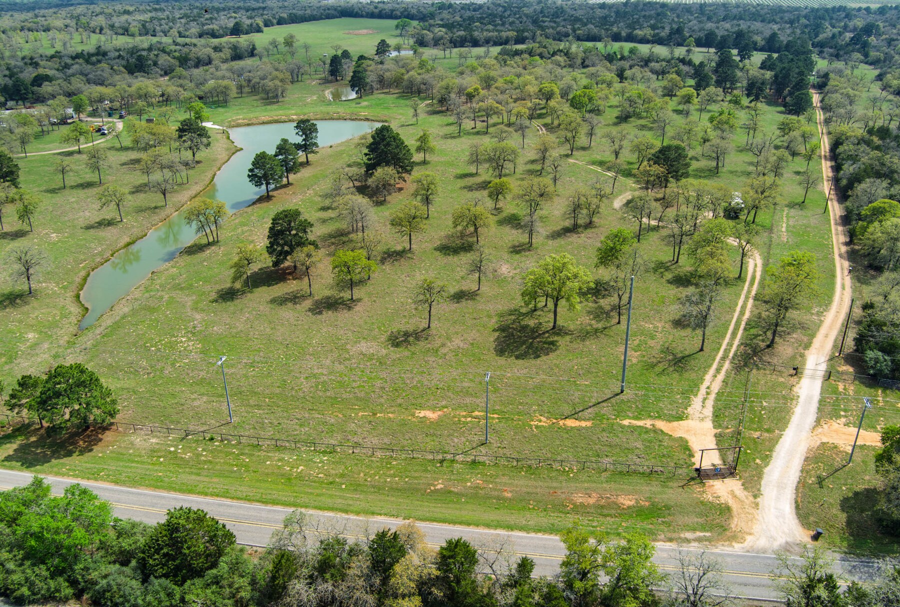 1661 FM 535, Smithville, TX for sale Primary Photo- Image 1 of 41