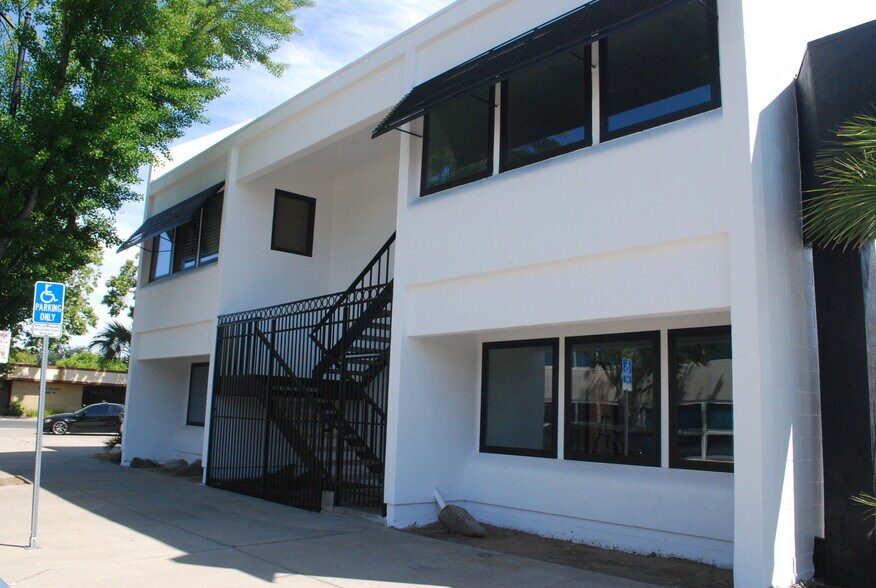 1226 11th St, Modesto, CA à louer - Photo du bâtiment - Image 3 de 3
