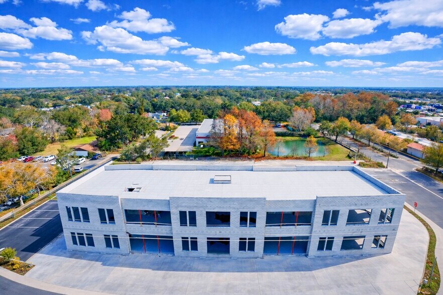 950 S Dillard St, Winter Garden, FL à louer - Photo du bâtiment - Image 2 de 6