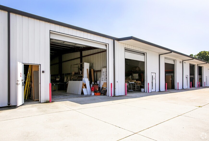 1985 Cattlemen Rd, Sarasota, FL à vendre - Photo du bâtiment - Image 2 de 8