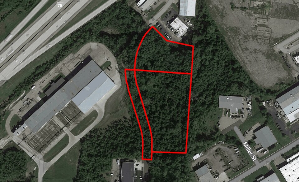 1 Graham Dr, Franklin, OH à vendre - Photo du bâtiment - Image 1 de 1