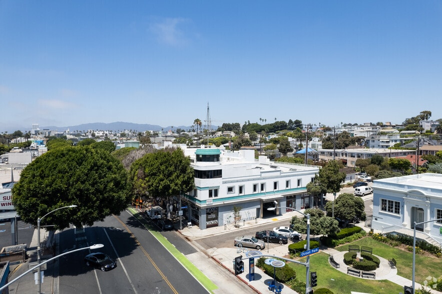 2525 Main St, Santa Monica, CA à louer - Aérien - Image 2 de 75