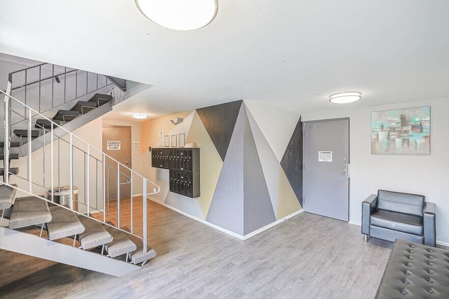 4406 Cahuenga Blvd, Toluca Lake, CA à vendre - Photo du bâtiment - Image 3 de 33