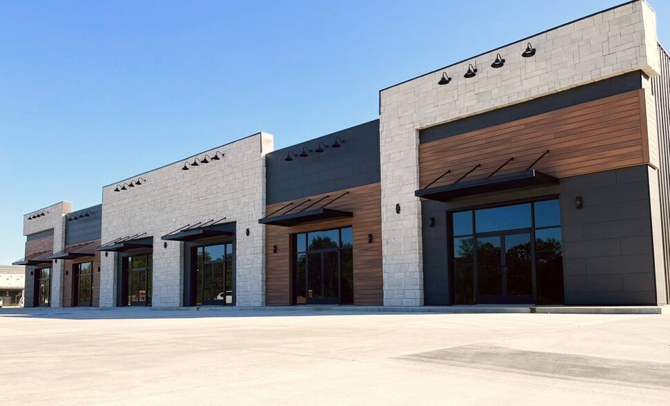 2000 Shelby Rd., Poplar Bluff, MO for lease - Building Photo - Image 2 of 7