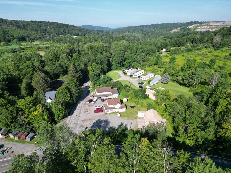 Route 347 & Route 106 portefeuille de 5 propriétés à vendre sur LoopNet.ca - Photo du bâtiment - Image 2 de 8