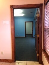 940 Louisville Rd, Frankfort, KY for lease Interior Photo- Image 2 of 14