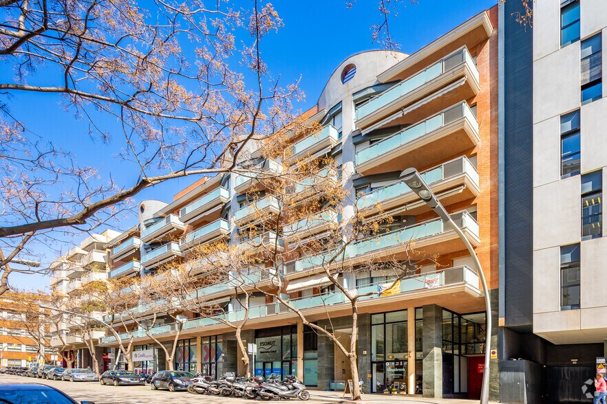 Retail in Barcelona, Barcelona for lease - Primary Photo - Image 1 of 7