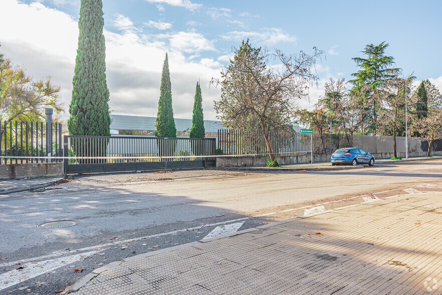 Calle Mar Adriático, 2, San Fernando de Henares, Madrid à louer - Photo principale - Image 1 de 3