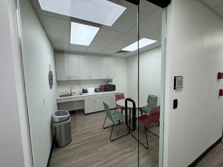 2318 Center St, Deer Park, TX à louer - Photo intérieure - Image 3 de 7