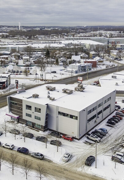 2035 Rue Du Haut-Bord, Québec, QC for sale - Building Photo - Image 2 of 5
