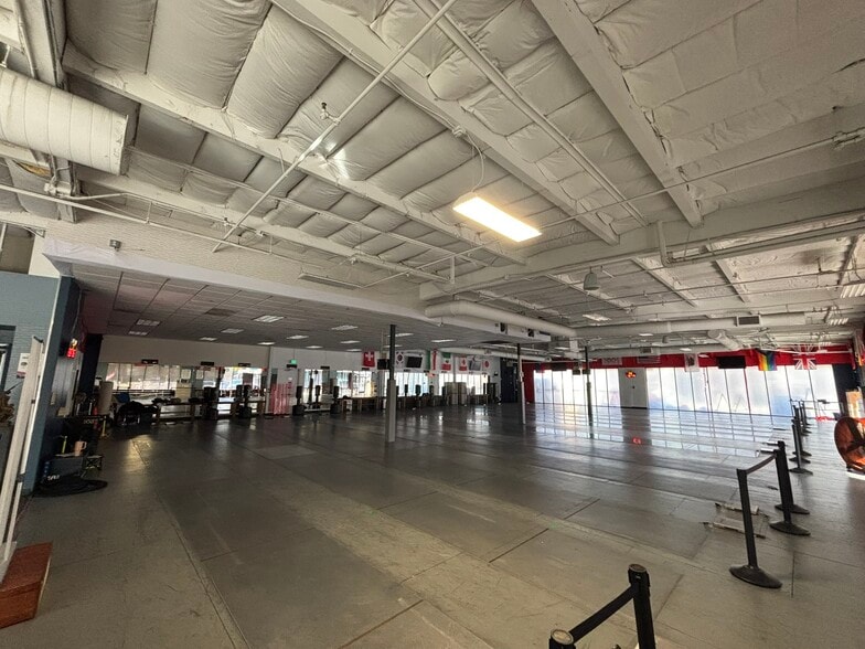 1329-1345 Blossom Hill Rd, San Jose, CA for lease - Building Photo - Image 3 of 16