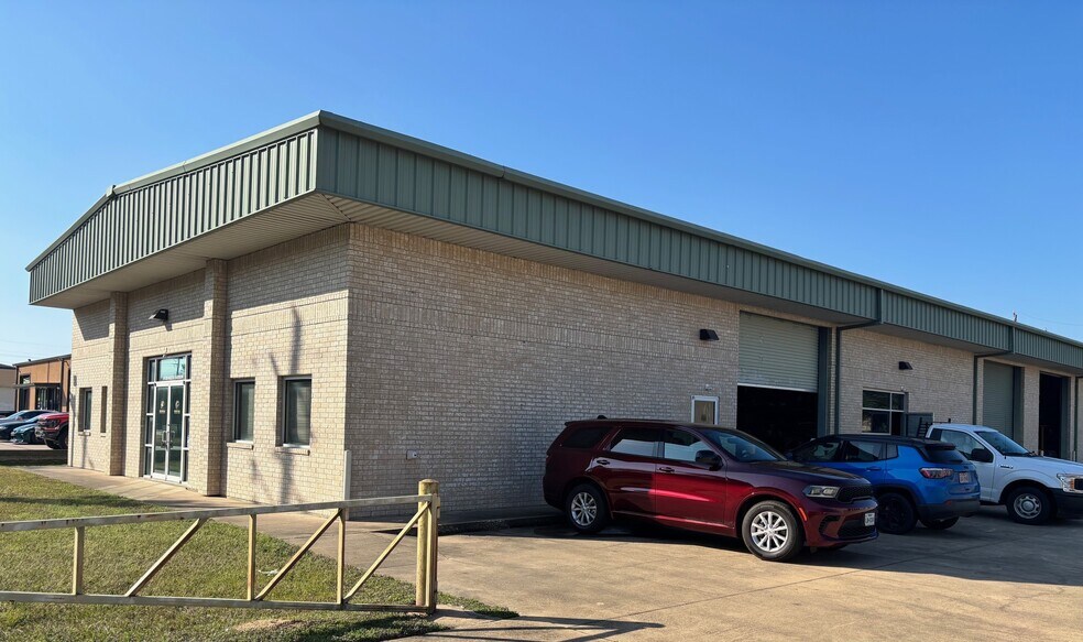 18128 Kieth Harrow Blvd, Houston, TX à louer - Photo du bâtiment - Image 3 de 12