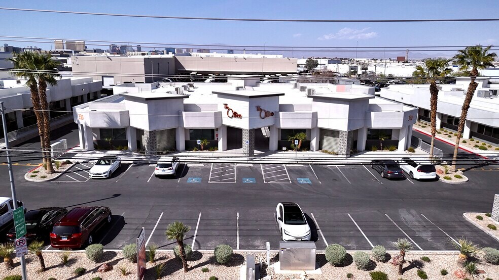 330 E Warm Springs Rd, Las Vegas, NV à vendre - Photo du bâtiment - Image 2 de 13