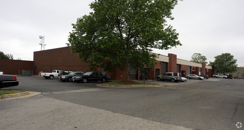 5703 General Washington Dr, Alexandria, VA for lease - Primary Photo - Image 1 of 4