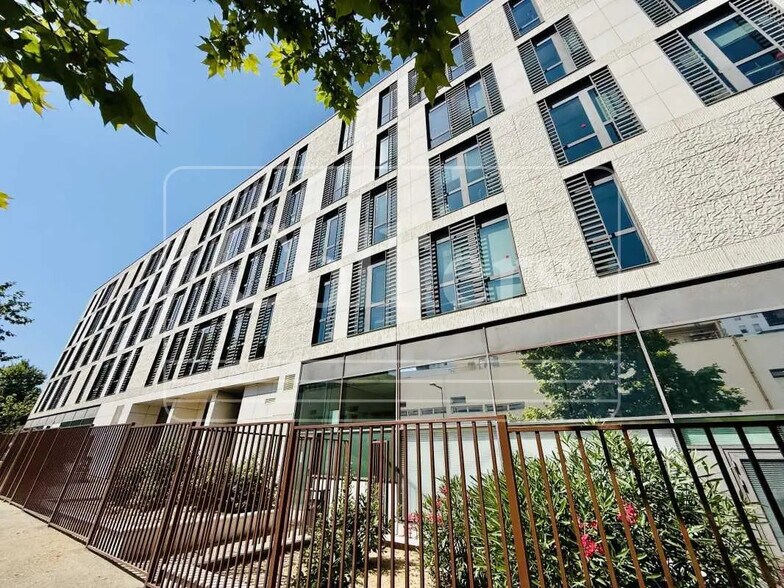 67 Rue Du Chevalier Paul, Marseille à louer - Photo du bâtiment - Image 1 de 9