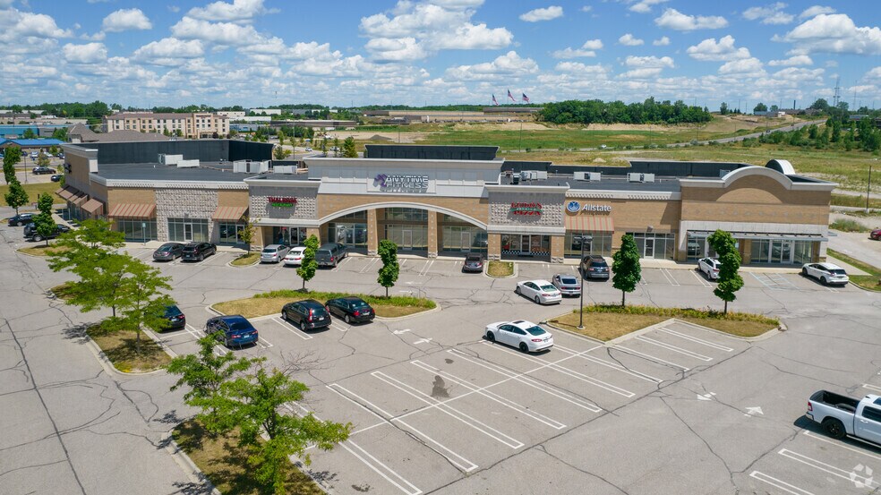 4373-4433 Interpark Dr, Auburn Hills, MI à louer - Photo du bâtiment - Image 2 de 6