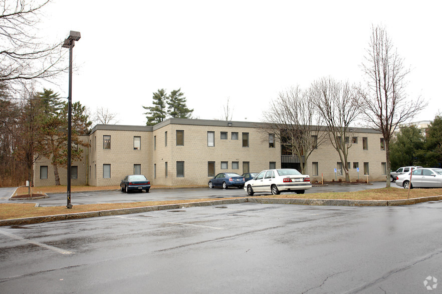 10 Mckown Rd, Albany, NY à vendre - Photo principale - Image 1 de 4