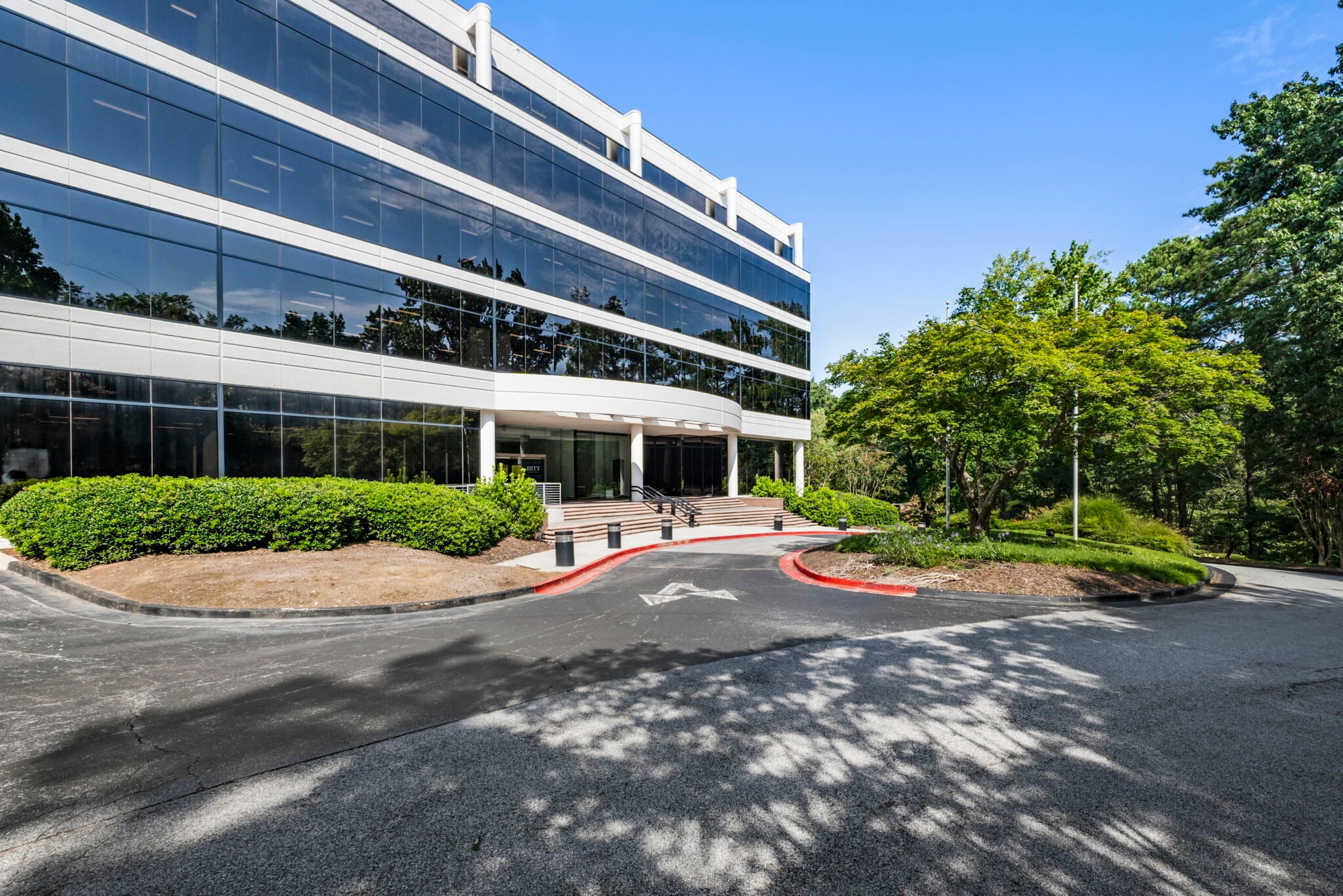 2233 SE Lake Park Dr, Smyrna, GA for lease Building Photo- Image 1 of 30