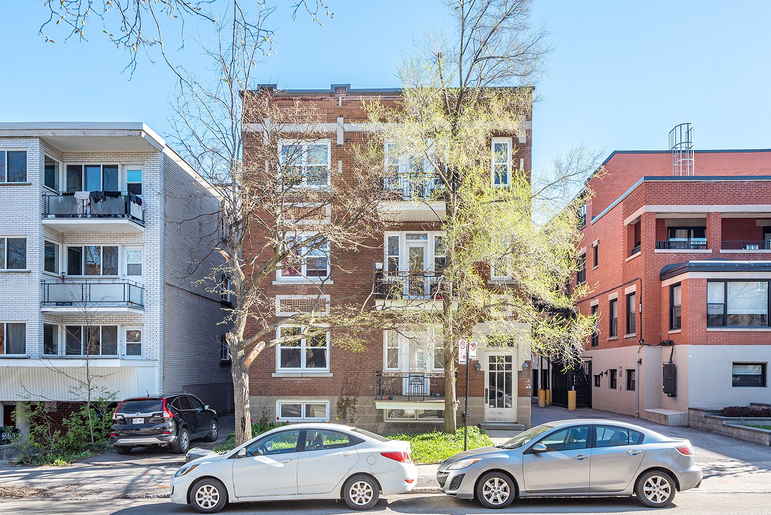 5585 Av Gatineau, Montréal, QC à vendre Photo du bâtiment- Image 1 de 1