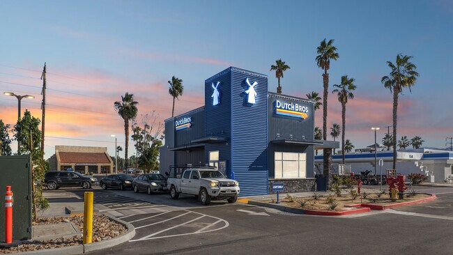 Plus de détails pour 34051 Date Palm Dr, Cathedral City, CA - Commerce de détail à vendre