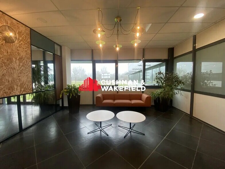 Office in Labège for lease - Building Photo - Image 2 of 10